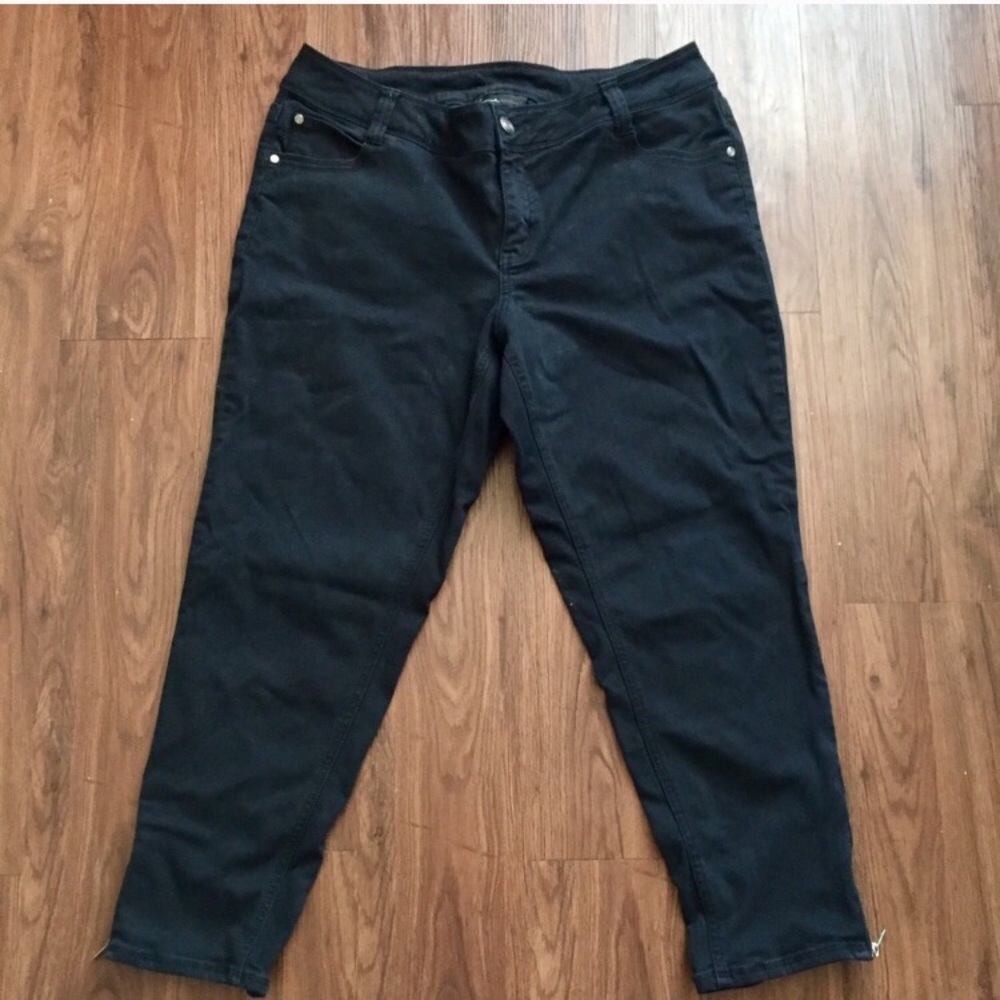 Lane Bryant Black Zip Ankle Jeans Size 16